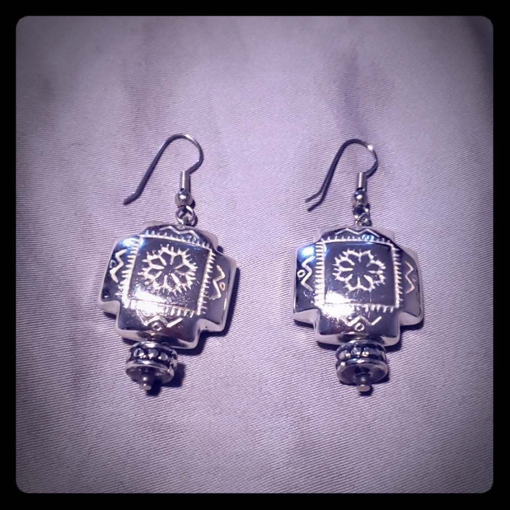 Snowflake earrings